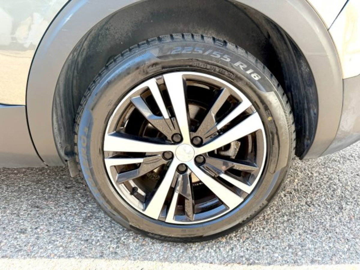 Peugeot 5008 PureTech Turbo 130 S&S EAT8 Allure (8)