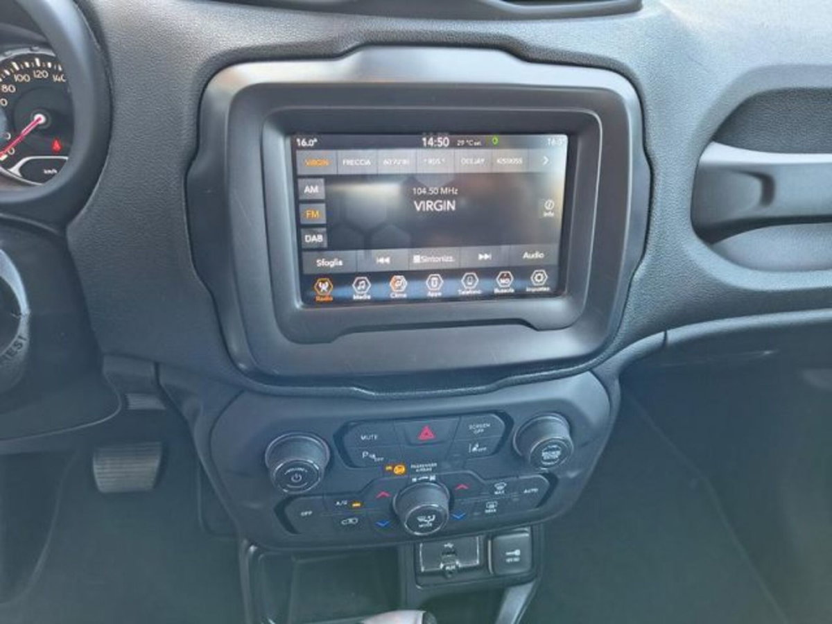 Jeep Renegade 1.3 T4 DDCT Limited (14)