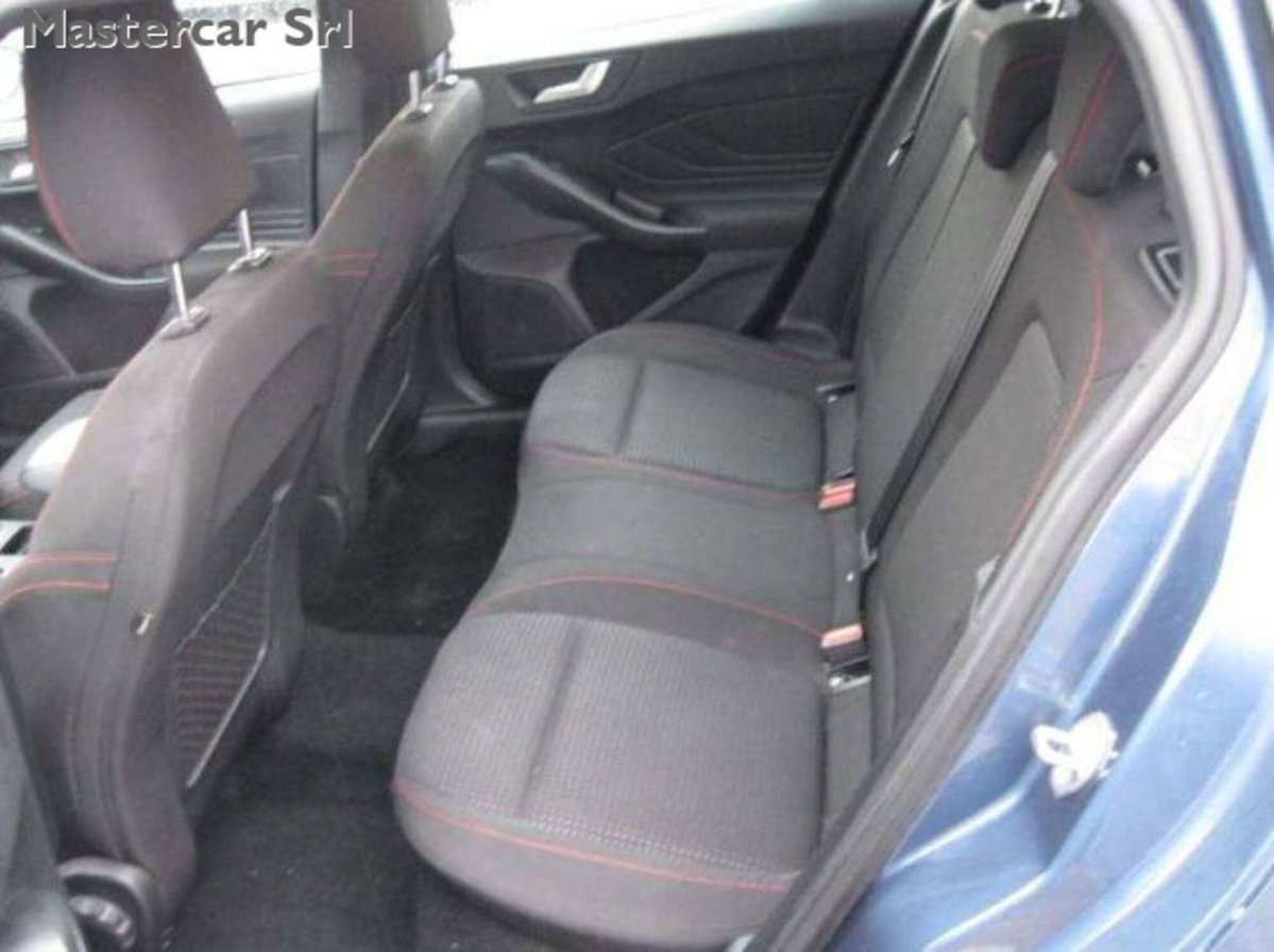 Ford Focus Station Wagon 1.0 EcoBoost Hybrid 125 CV SW ST-Line Design (8)