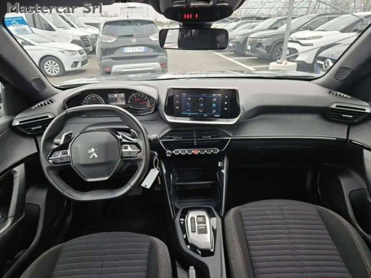 Peugeot 2008 PureTech 130 S&S EAT8 Active Pack (11)