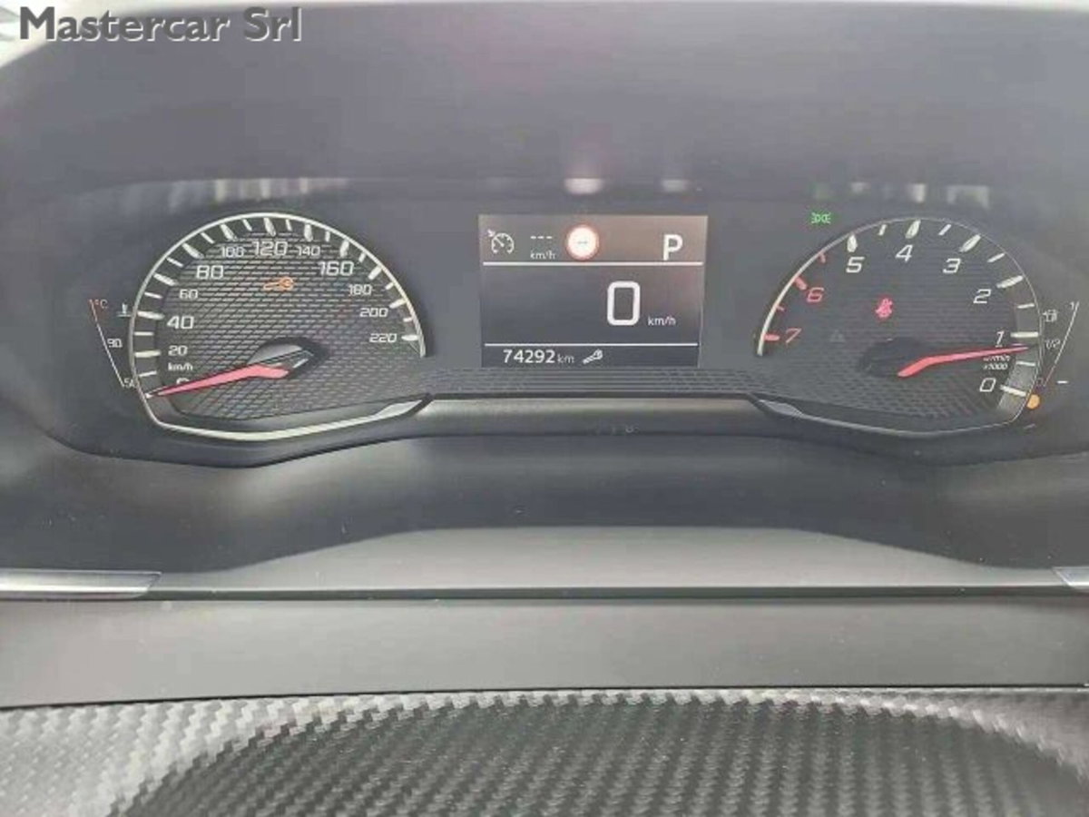 Peugeot 2008 PureTech 130 S&S EAT8 Active Pack (13)