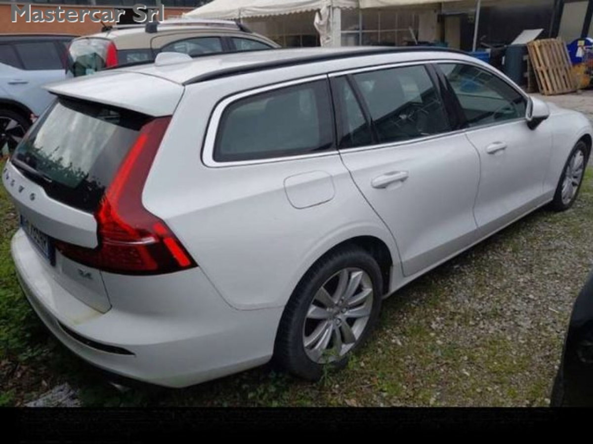 Volvo V60 2.0 b4 Essential auto (4)
