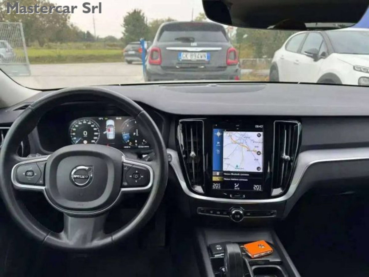 Volvo V60 B4 Geartronic Momentum Business Pro (13)