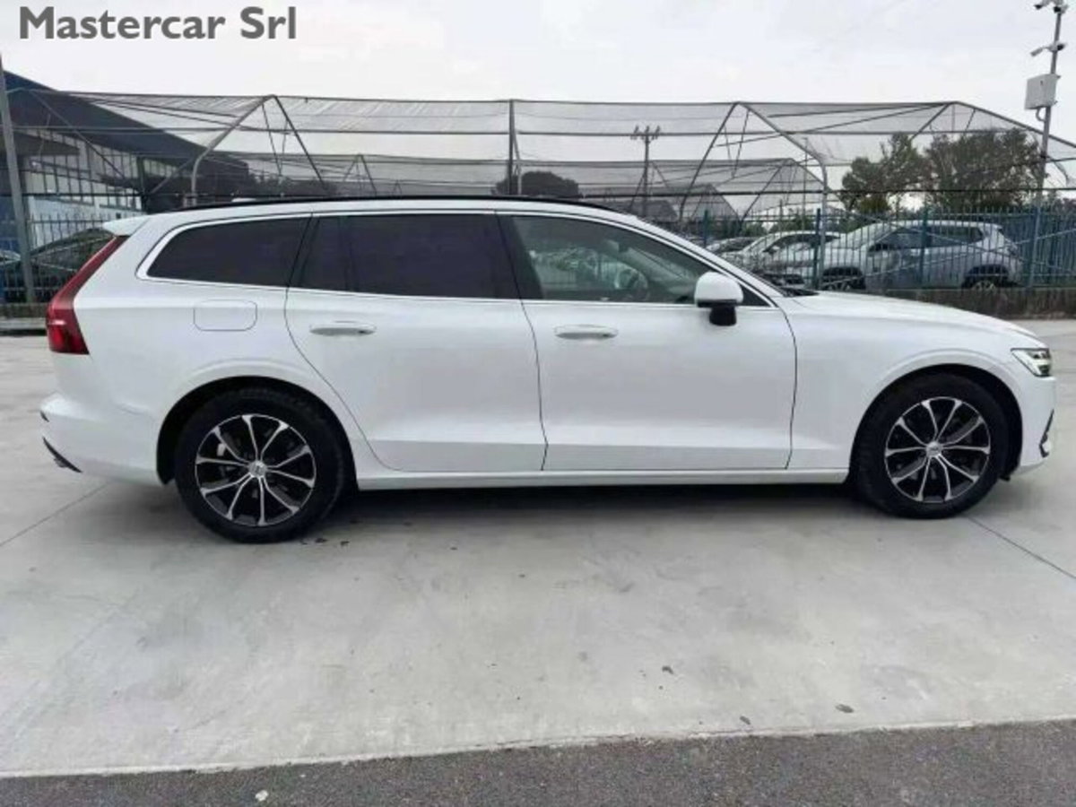 Volvo V60 B4 Geartronic Momentum Business Pro (7)