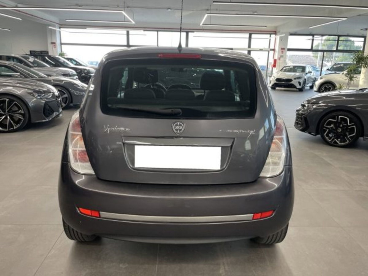 Lancia Ypsilon 1.3 MJT 75 CV Diva (3)