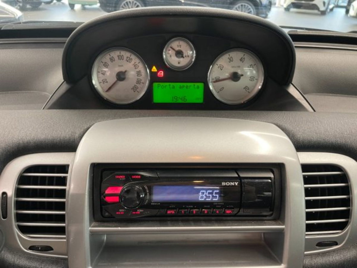 Lancia Ypsilon 1.3 MJT 75 CV Diva (4)
