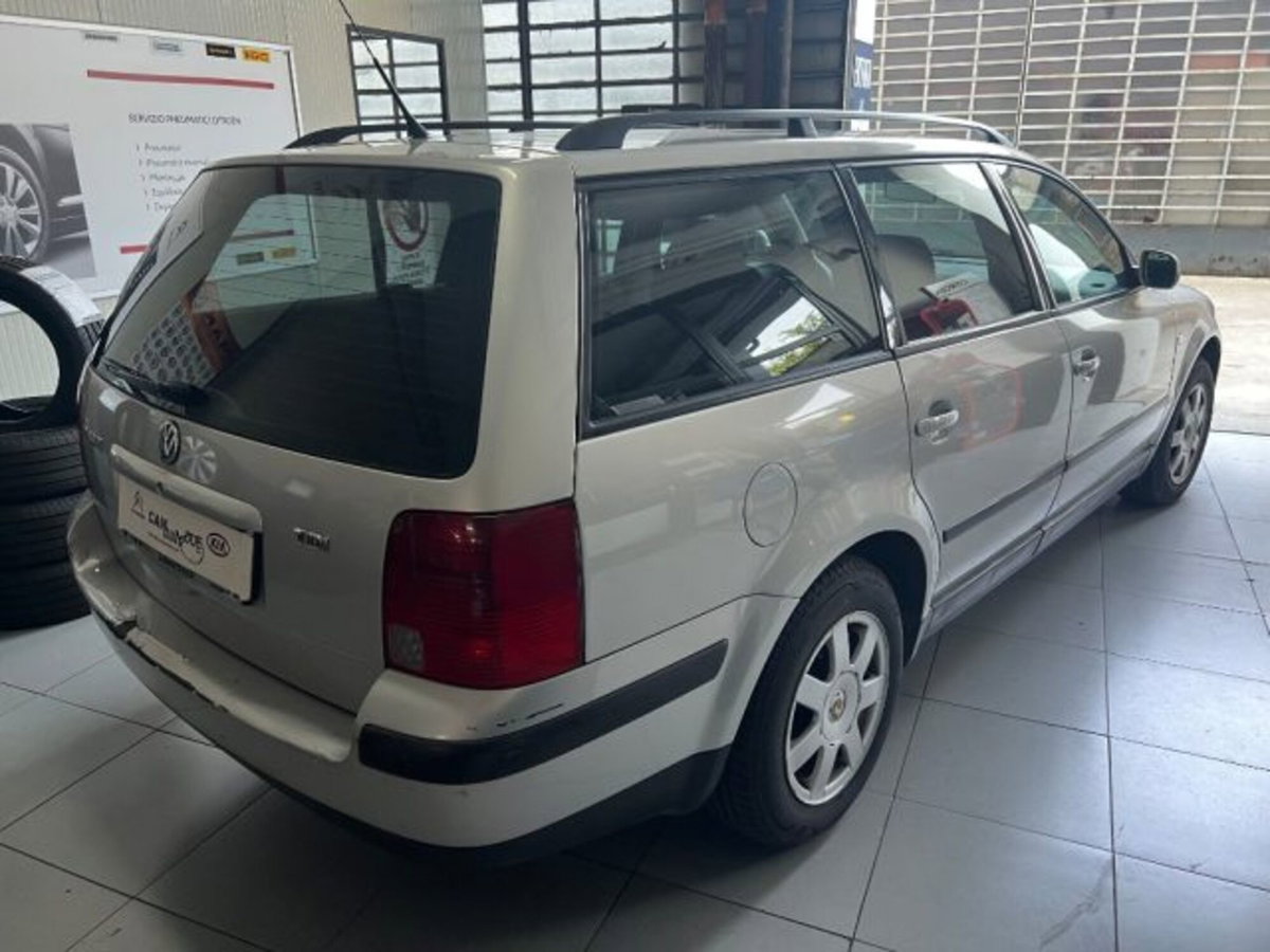 Volkswagen Passat Variant 1.9 TDI/115 CV cat T.line (4)