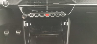 Peugeot 208 PureTech 100 Stop&Start 5 porte GT (12)
