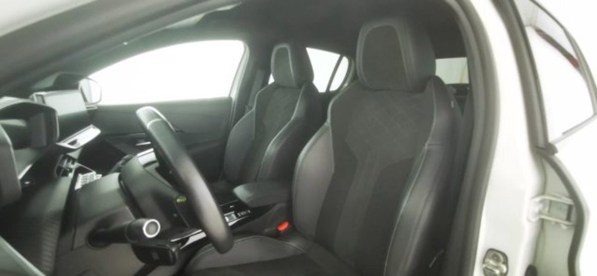 Peugeot 208 PureTech 100 Stop&Start 5 porte GT (14)