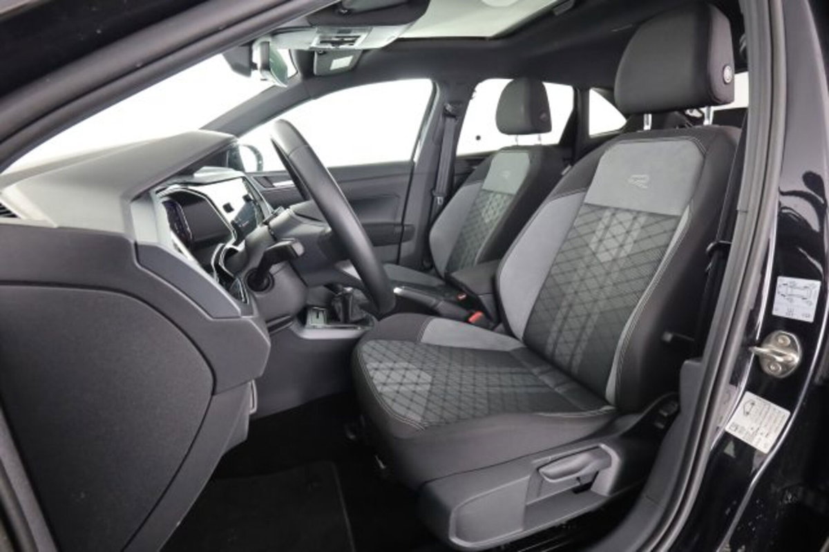 Volkswagen Taigo 1.0 tsi R-Line 115cv (2)