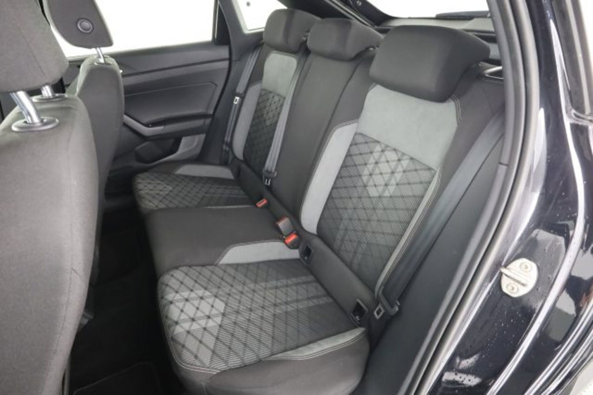 Volkswagen Taigo 1.0 tsi R-Line 115cv (3)