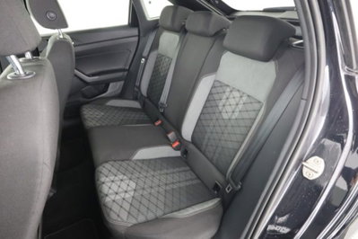 Volkswagen Taigo 1.0 tsi R-Line 115cv (3)