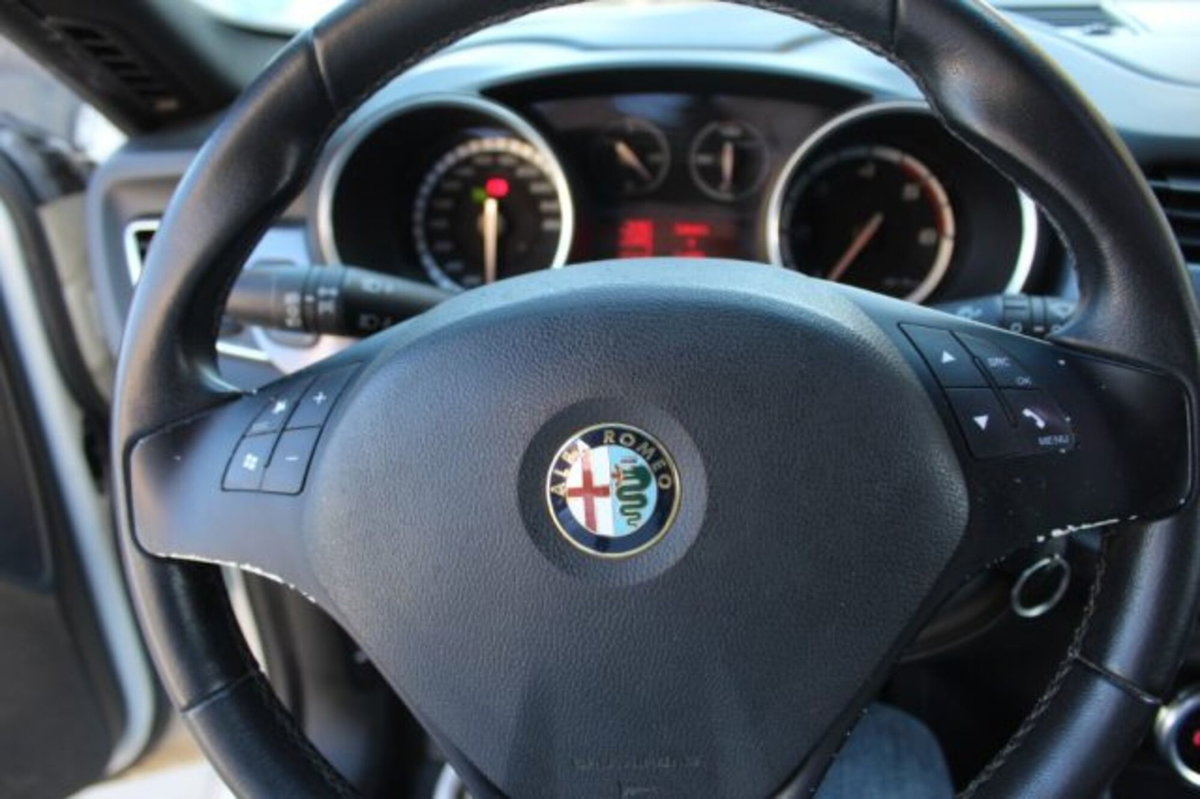 Alfa Romeo Giulietta 2.0 JTDm-2 Distinctive 140cv (10)