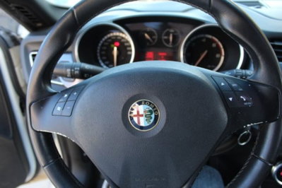 Alfa Romeo Giulietta 2.0 JTDm-2 Distinctive 140cv (10)