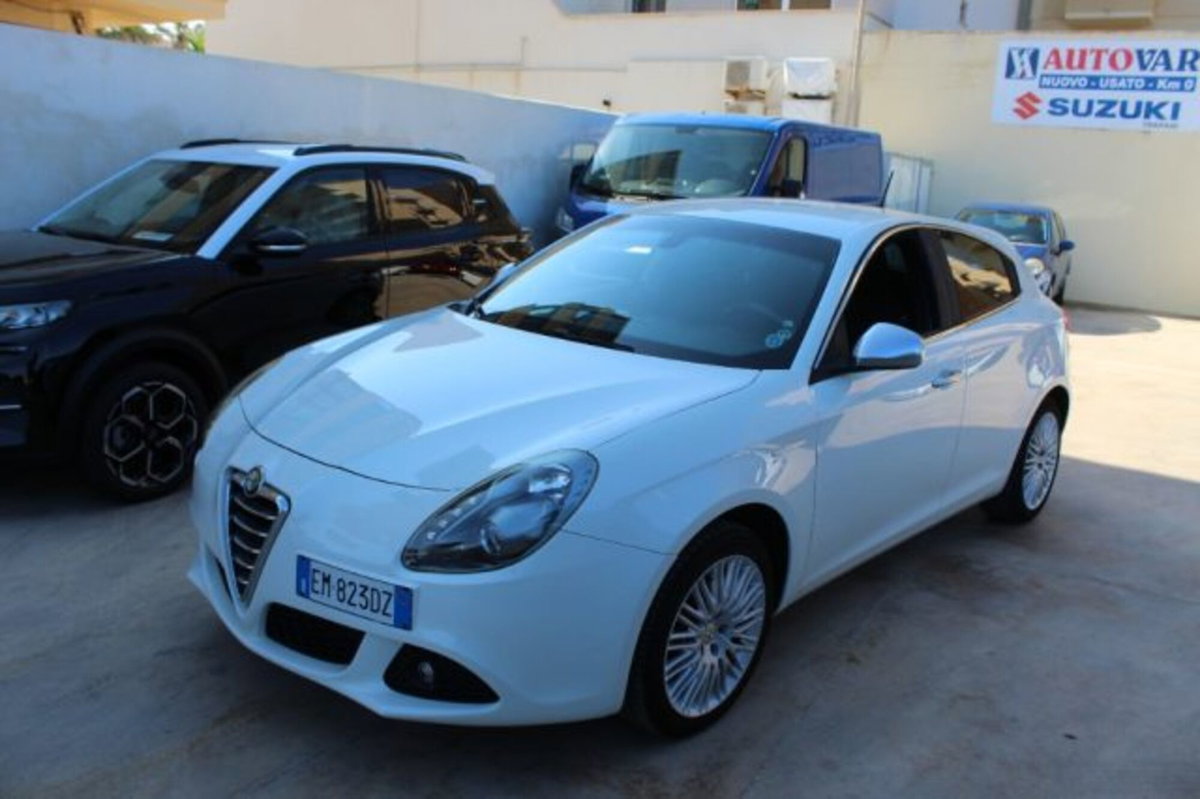 Alfa Romeo Giulietta 2.0 JTDm-2 Distinctive 140cv (2)