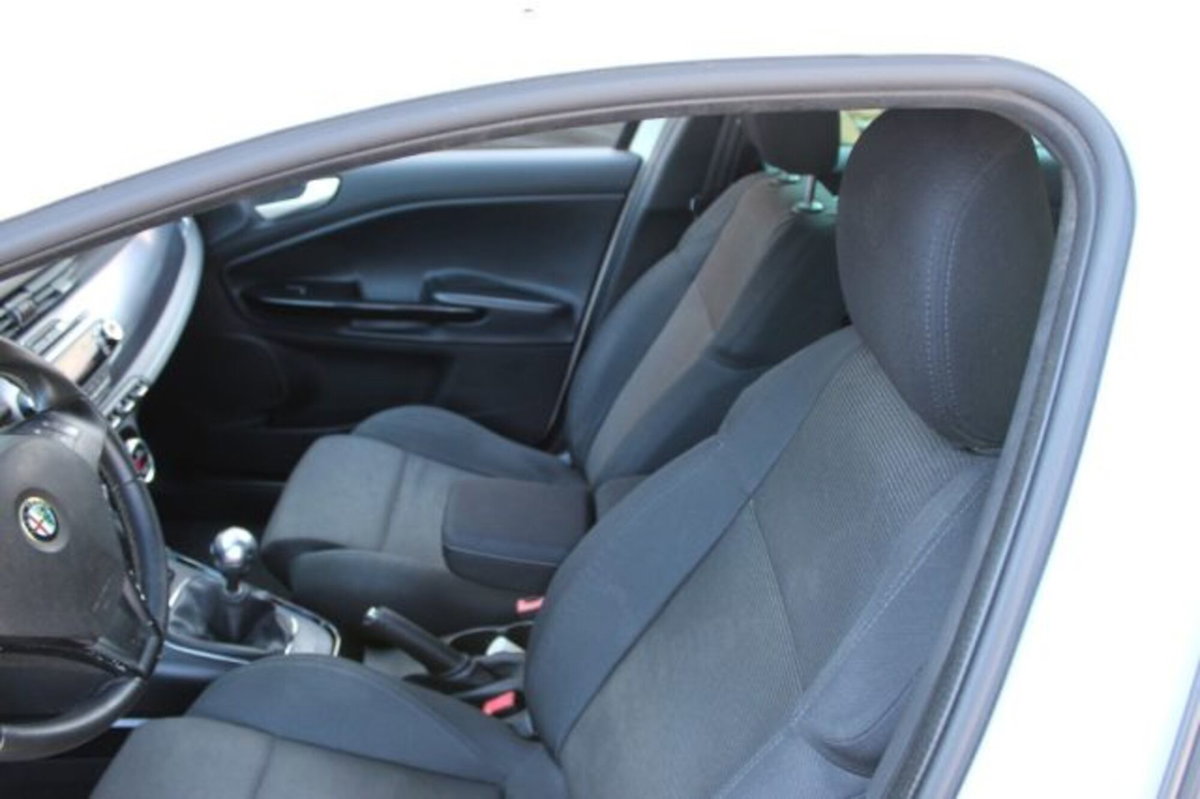 Alfa Romeo Giulietta 2.0 JTDm-2 Distinctive 140cv (8)