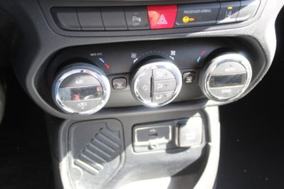 Jeep Renegade 1.6 Mjt 120 CV Limited (9)