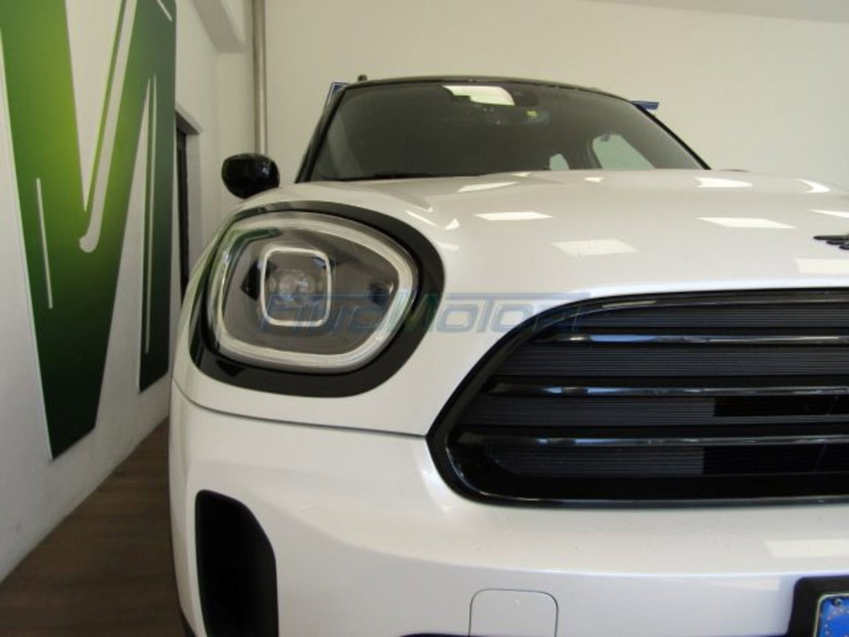 MINI Mini Countryman 2.0 Cooper D Essential Countryman (2)