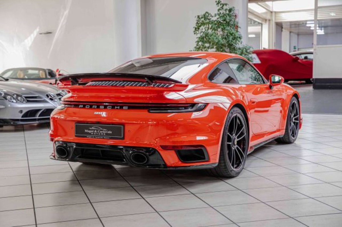 Porsche 911 Coupé 3.7 Turbo 50 Anni (7)