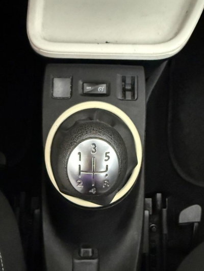 Renault Twingo 1.0 SCe Wave (13)