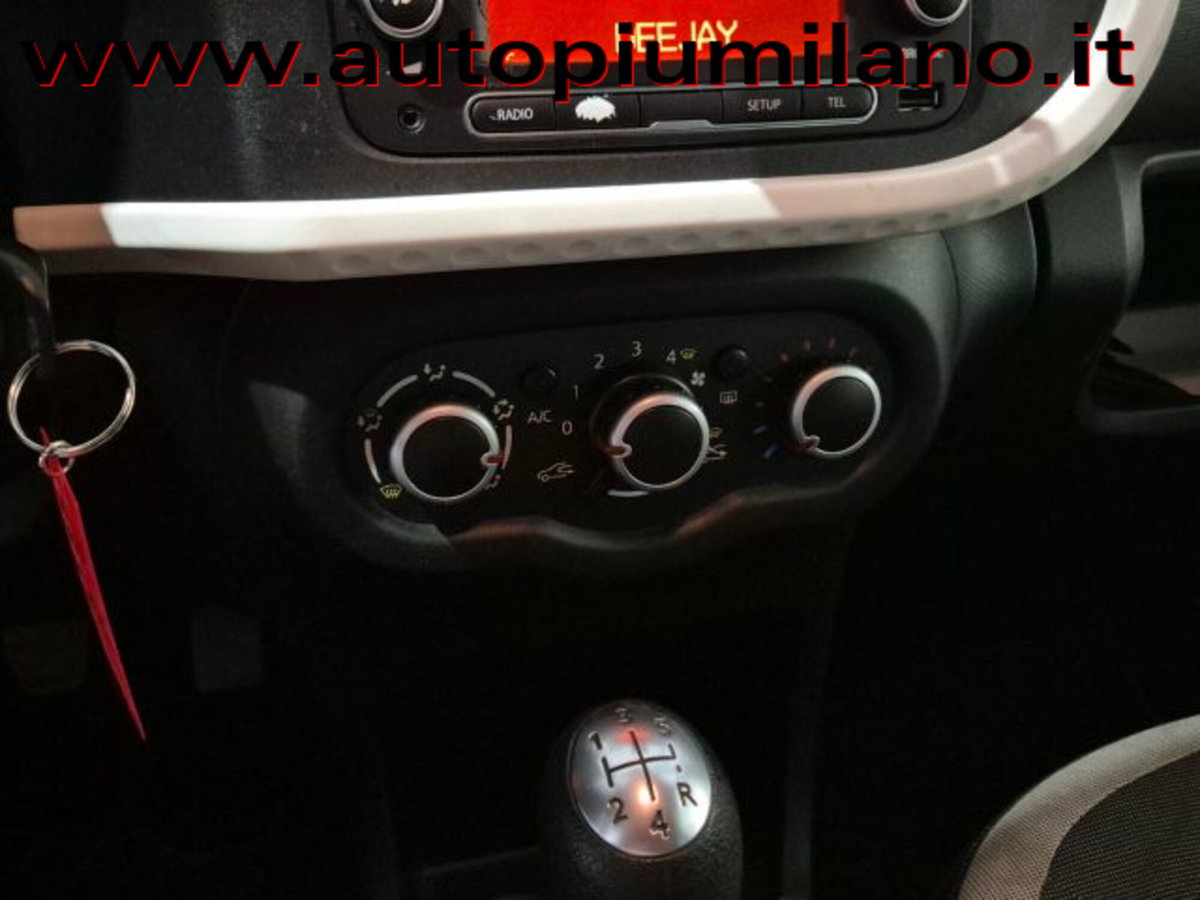 Renault Twingo SCe Life (14)