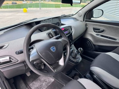 Lancia Ypsilon 0.9 TwinAir 85 CV 5 porte Metano Ecochic Silver (14)