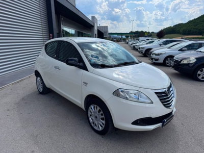 Lancia Ypsilon 0.9 TwinAir 85 CV 5 porte Metano Ecochic Silver (3)