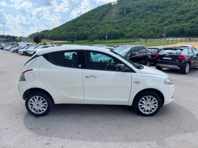 Lancia Ypsilon 0.9 TwinAir 85 CV 5 porte Metano Ecochic Silver (4)