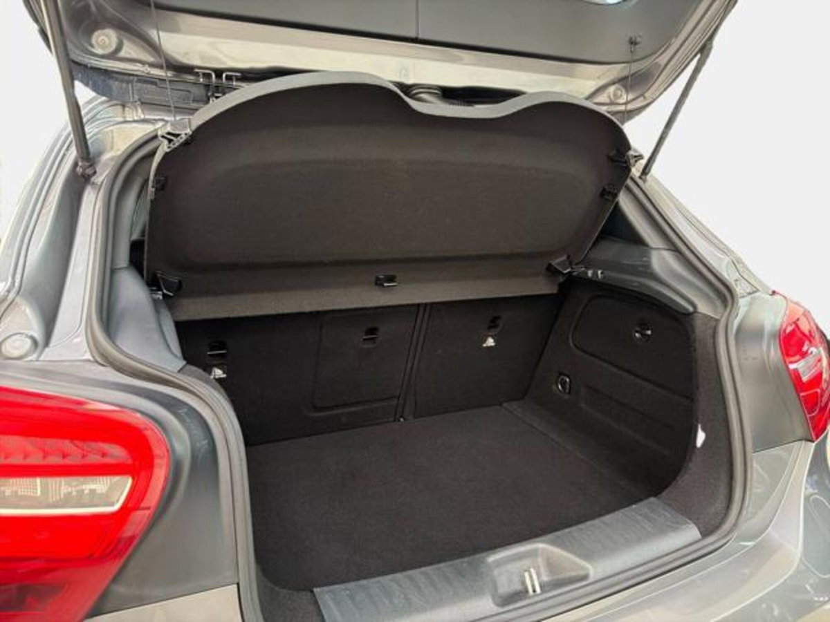 Mercedes-Benz Classe A 180 d Executive (14)