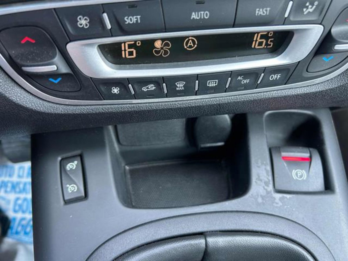 Renault Scenic E-Tech Electric 1.6 Wave (17)