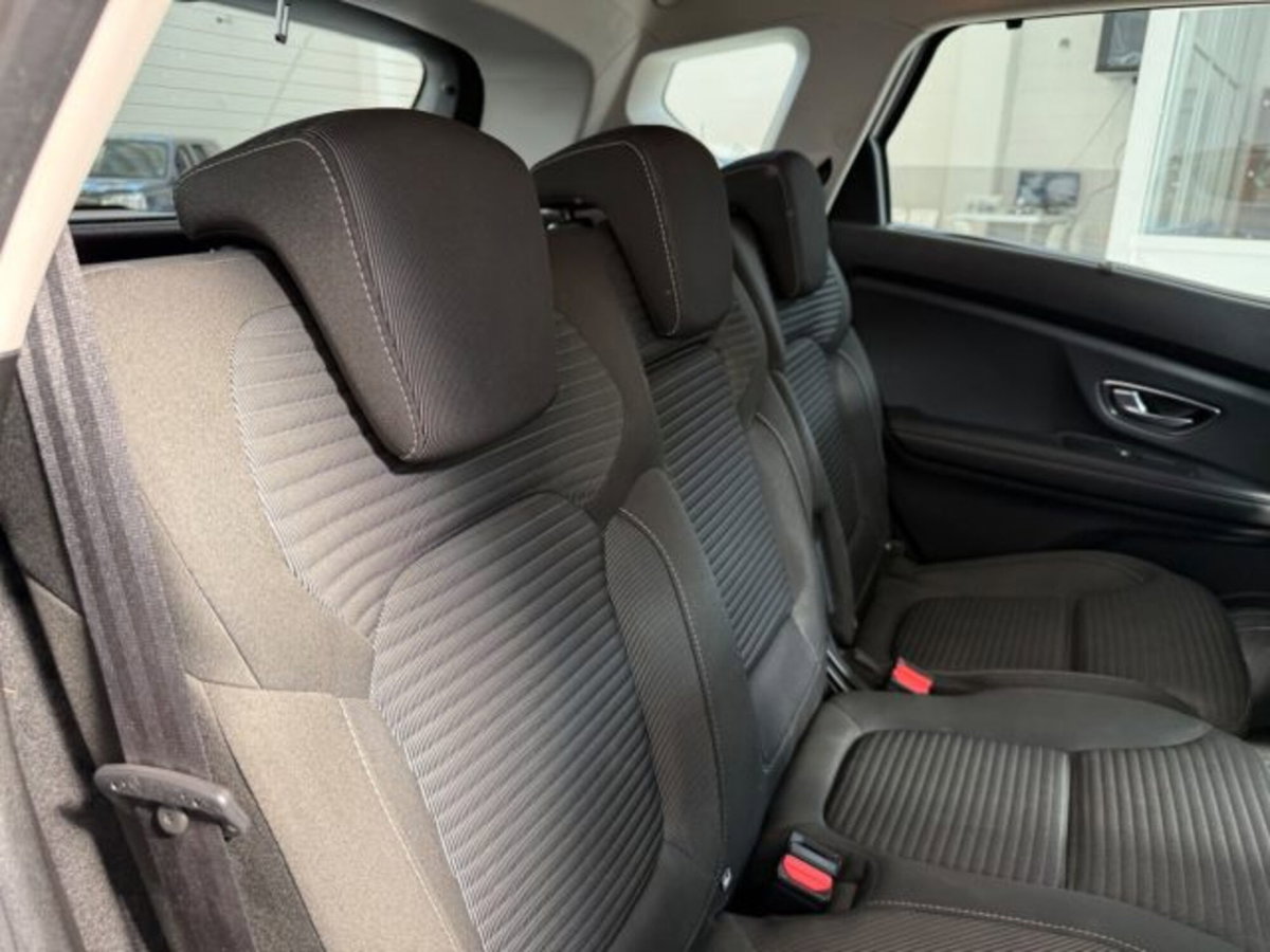 Renault Scenic E-Tech Electric 1.9 dCi Confort Dynamique (14)