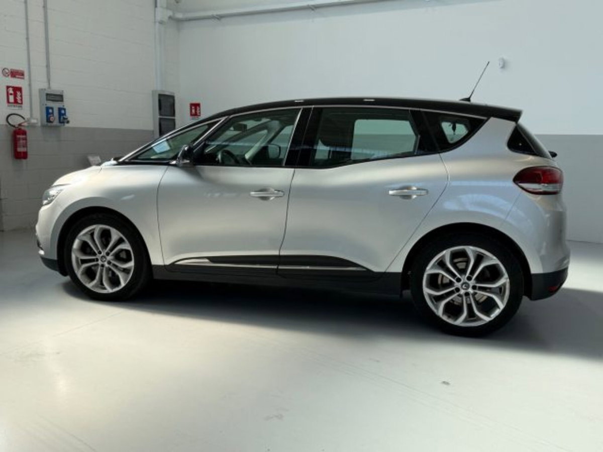 Renault Scenic E-Tech Electric 1.9 dCi Confort Dynamique (8)