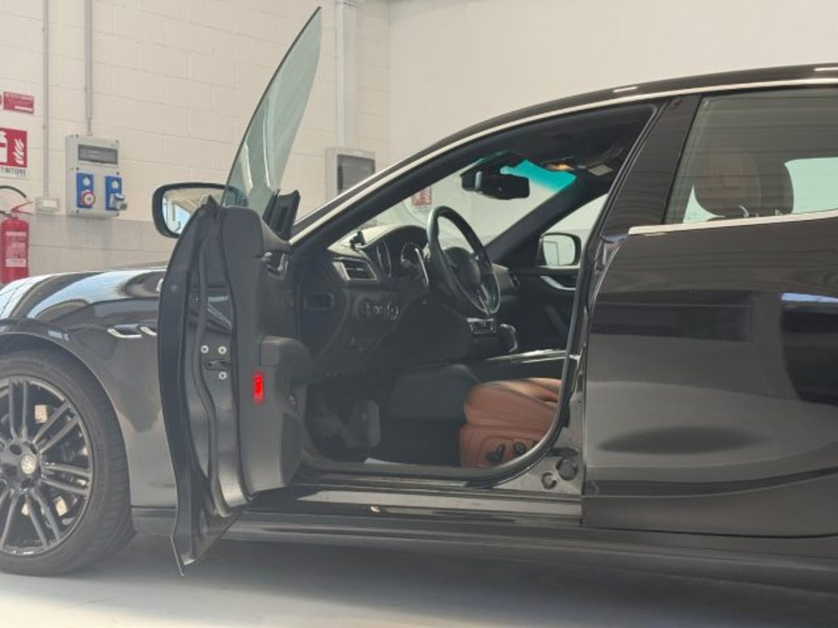 Maserati Ghibli Ghibli V6 Diesel (12)