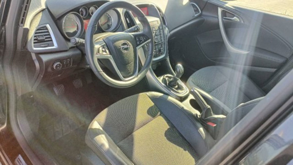 Opel Astra Station Wagon 1.7 CDTI 110CV Sports Cosmo (9)