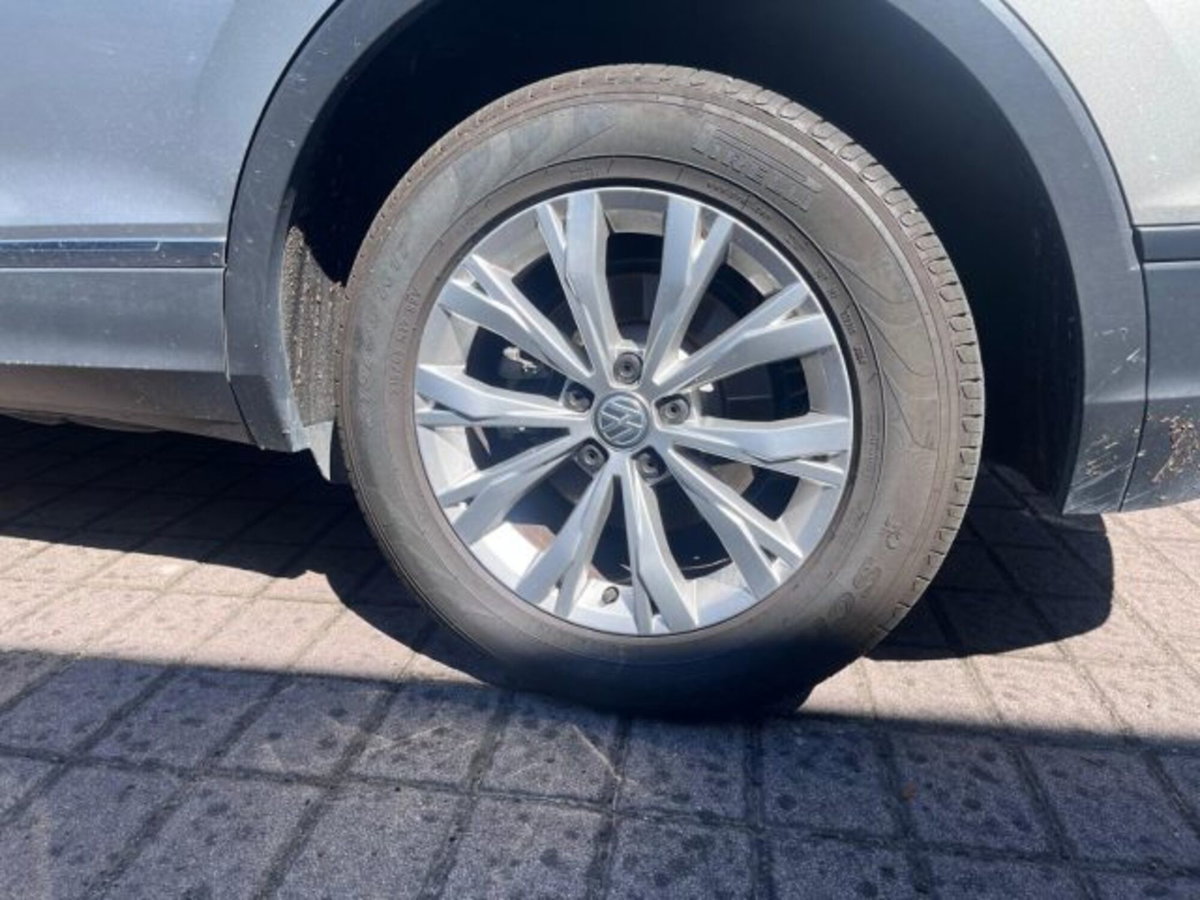 Volkswagen Tiguan 2.0 TDI SCR 4MOTION Business BlueMotion Technology (12)