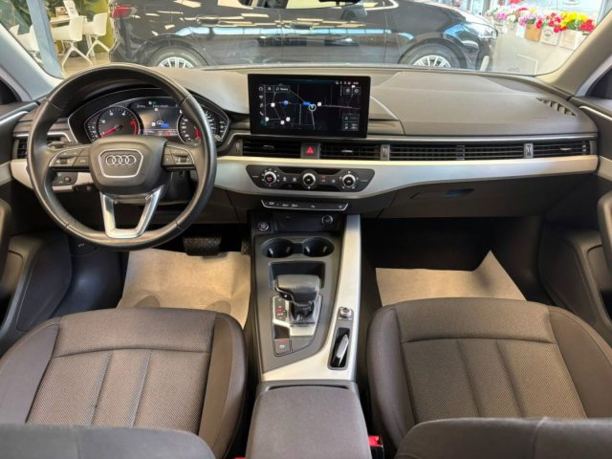 Audi A4 Avant 30 2.0 tdi mhev S Line edition 136cv s-tronic (10)