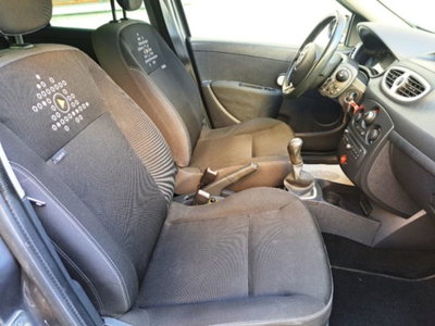 Renault Clio 1.2 16V 5 porte (10)