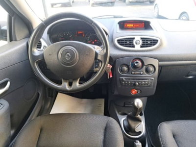 Renault Clio 1.2 16V 5 porte (14)