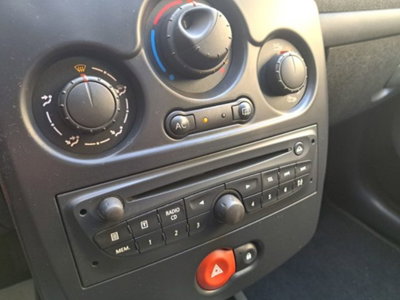 Renault Clio 1.2 16V 5 porte (16)