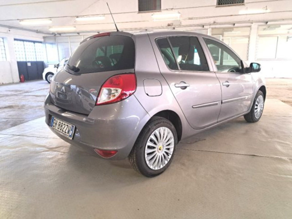 Renault Clio 1.2 16V 5 porte (5)