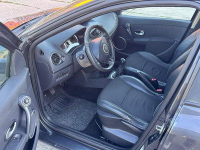 Renault Clio Storia 1.2 16V 5 porte Dynamique (10)