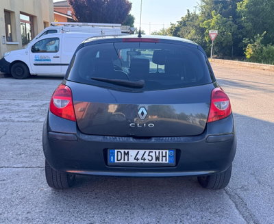 Renault Clio Storia 1.2 16V 5 porte Dynamique (12)