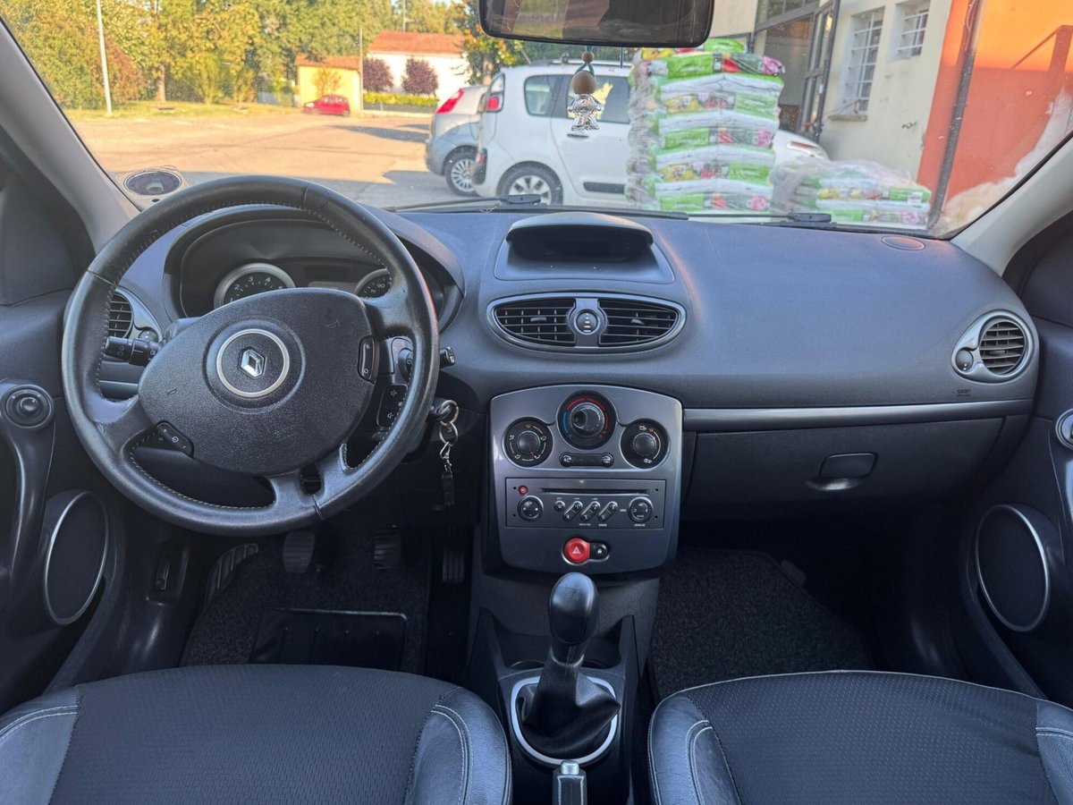 Renault Clio Storia 1.2 16V 5 porte Dynamique (13)