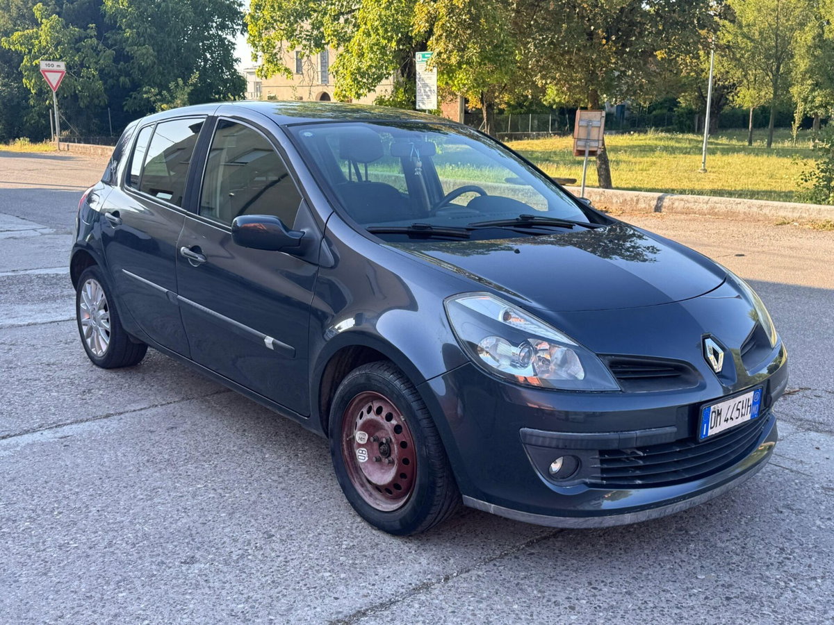 Renault Clio Storia 1.2 16V 5 porte Dynamique (18)
