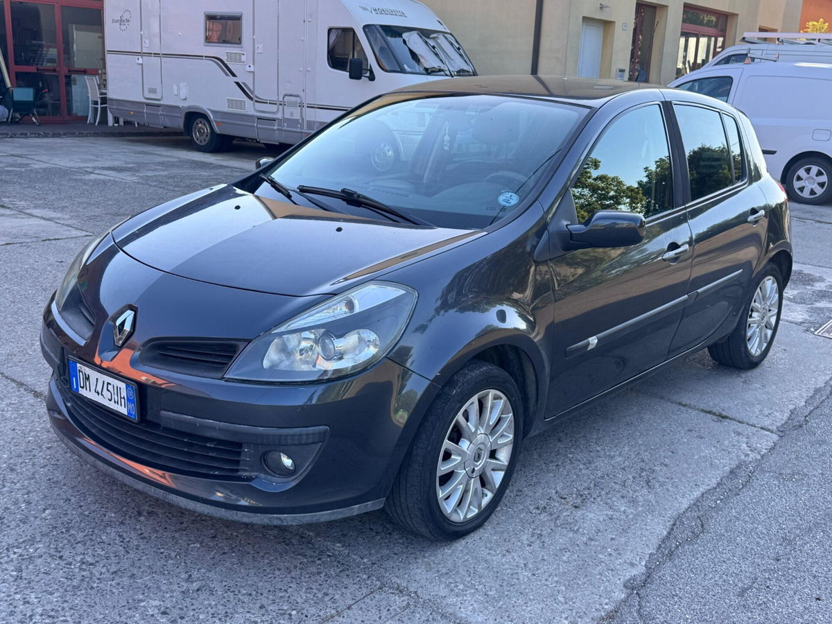 Renault Clio Storia 1.2 16V 5 porte Dynamique (19)
