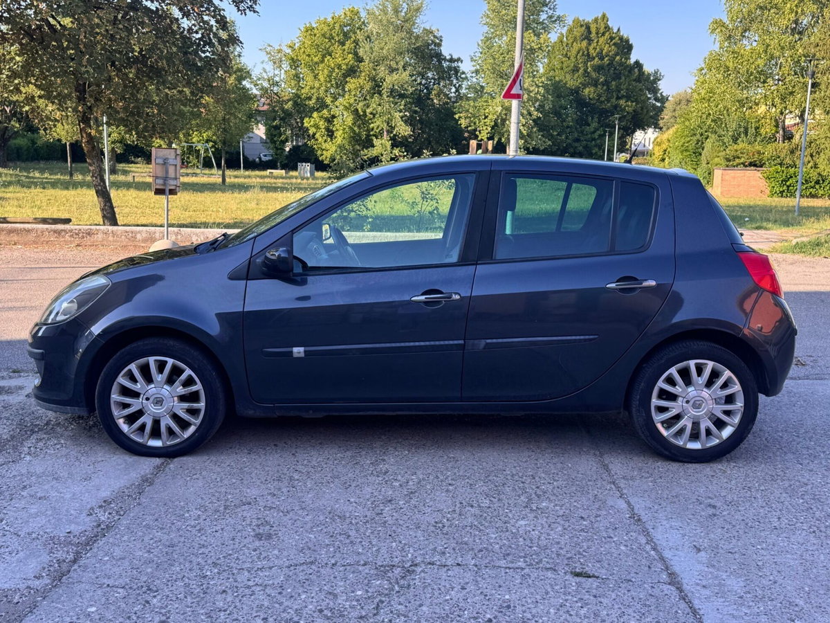 Renault Clio Storia 1.2 16V 5 porte Dynamique (6)