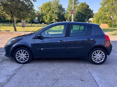 Renault Clio Storia 1.2 16V 5 porte Dynamique (6)