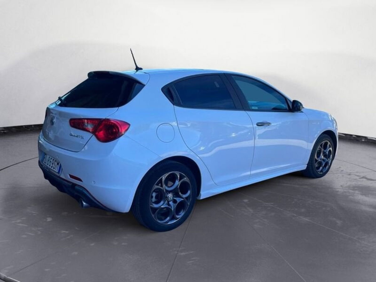 Alfa Romeo Giulietta 2.0 JTDm Distinctive 150cv E5+ (4)