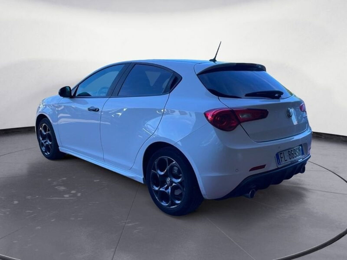 Alfa Romeo Giulietta 2.0 JTDm Distinctive 150cv E5+ (6)