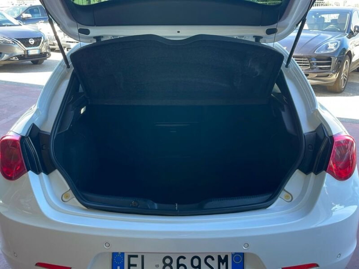 Alfa Romeo Giulietta 2.0 JTDm Distinctive 150cv E5+ (8)